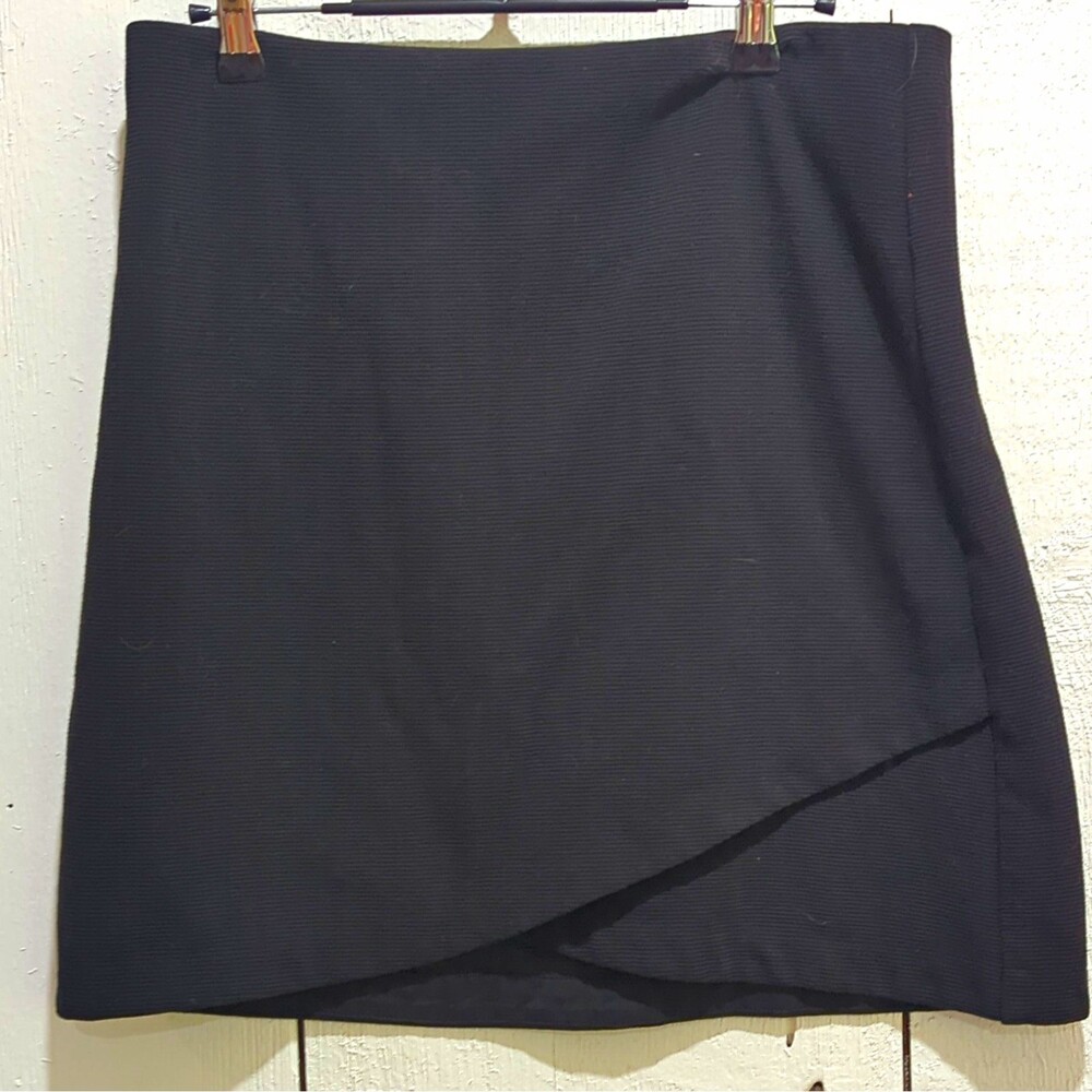 LOFT Black Solid A-Line Short Skirt Zip Closure Regular Size M